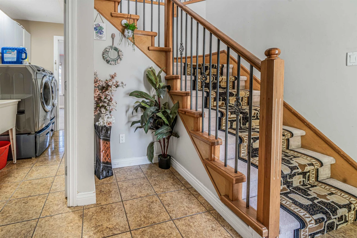 Living Room Photo of 8530 Fennell Street, Mission, BC