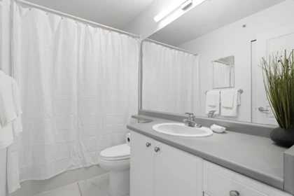 Powder Room Photo of 7327 Magnolia Terrace, Burnaby, BC