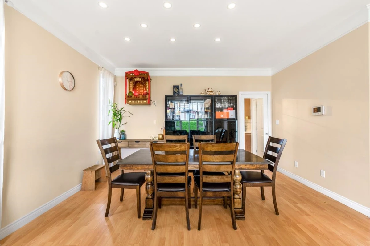 Dining Area Photo of 7119 10th Avenue, Burnaby, BC