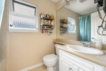 Hallway Photo of 7119 10th Avenue, Burnaby, BC