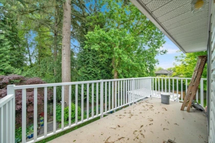 Hallway Photo of 14336 86 Avenue, Surrey, BC