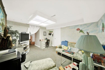 Hot Tub / Spa Photo of 14336 86 Avenue, Surrey, BC