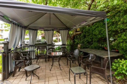 Backyard Photo of 204 1458 Blackwood Street, White Rock, BC