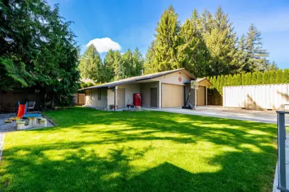Front Yard Photo of 19904 36 Avenue, Langley, BC