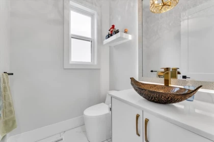 Laundry Room Photo of 34145 Larch Street, Abbotsford, BC