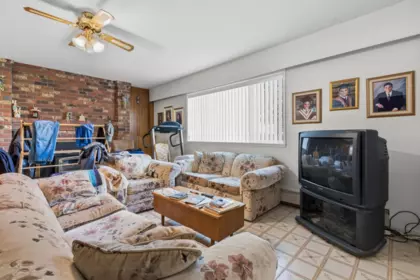 Basement Recreation Room Photo of 1108 Cliff Avenue, Burnaby, BC