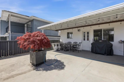 Front Yard Photo of 1108 Cliff Avenue, Burnaby, BC