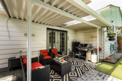 Swimming Pool Photo of 19719 116b Avenue, Pitt Meadows, BC