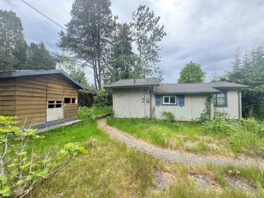 Powder Room Photo of 5701 Wharf Road, Sechelt, BC