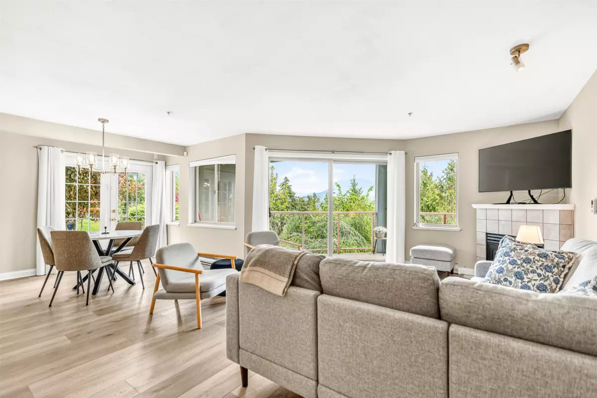 Family Room Photo of 121 5780 Trail Avenue, Sechelt, BC
