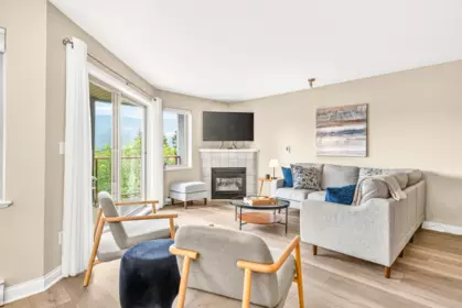 121 5780 Trail Avenue, Sechelt, BC, Sechelt — Apartment/Condo for sale