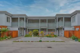121 5780 Trail Avenue, Sechelt, BC