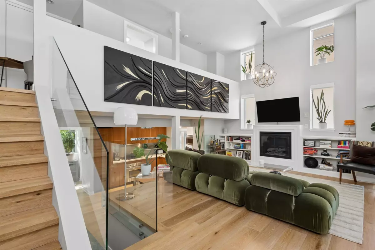 Family Room Photo of 428 Helmcken Street, Vancouver, BC