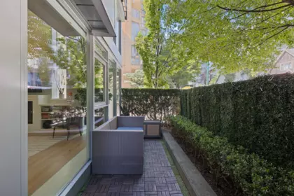 Laundry Room Photo of 428 Helmcken Street, Vancouver, BC