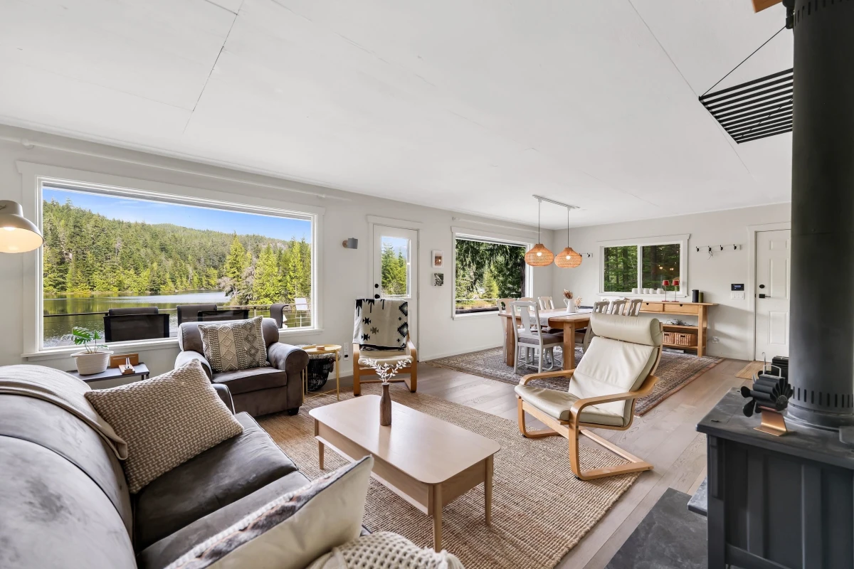 Family Room Photo of Block E Levette Lake, Squamish, BC