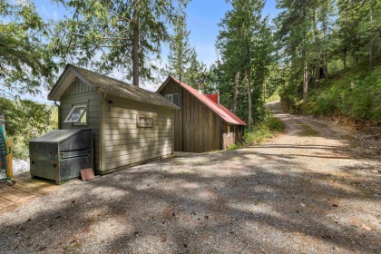 Powder Room Photo of Block E Levette Lake, Squamish, BC