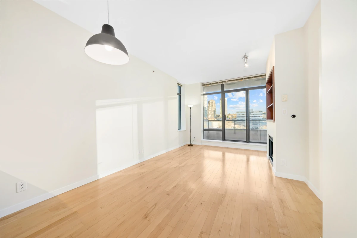 Family Room Photo of 605 2345 Madison Avenue, Burnaby, BC