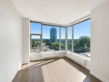 Kitchen Photo of 803 13615 Fraser Highway, Surrey, BC