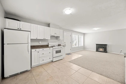 Swimming Pool Photo of 10352 164a Street, Surrey, BC