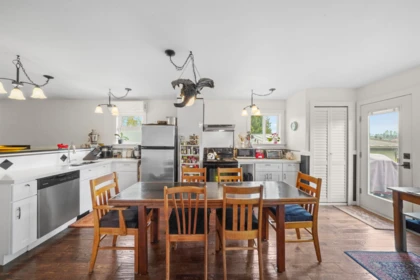 Kitchen Photo of 2850 E 6th Avenue, Vancouver, BC