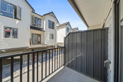 Entry Foyer Photo of 56 16358 90 Avenue, Surrey, BC