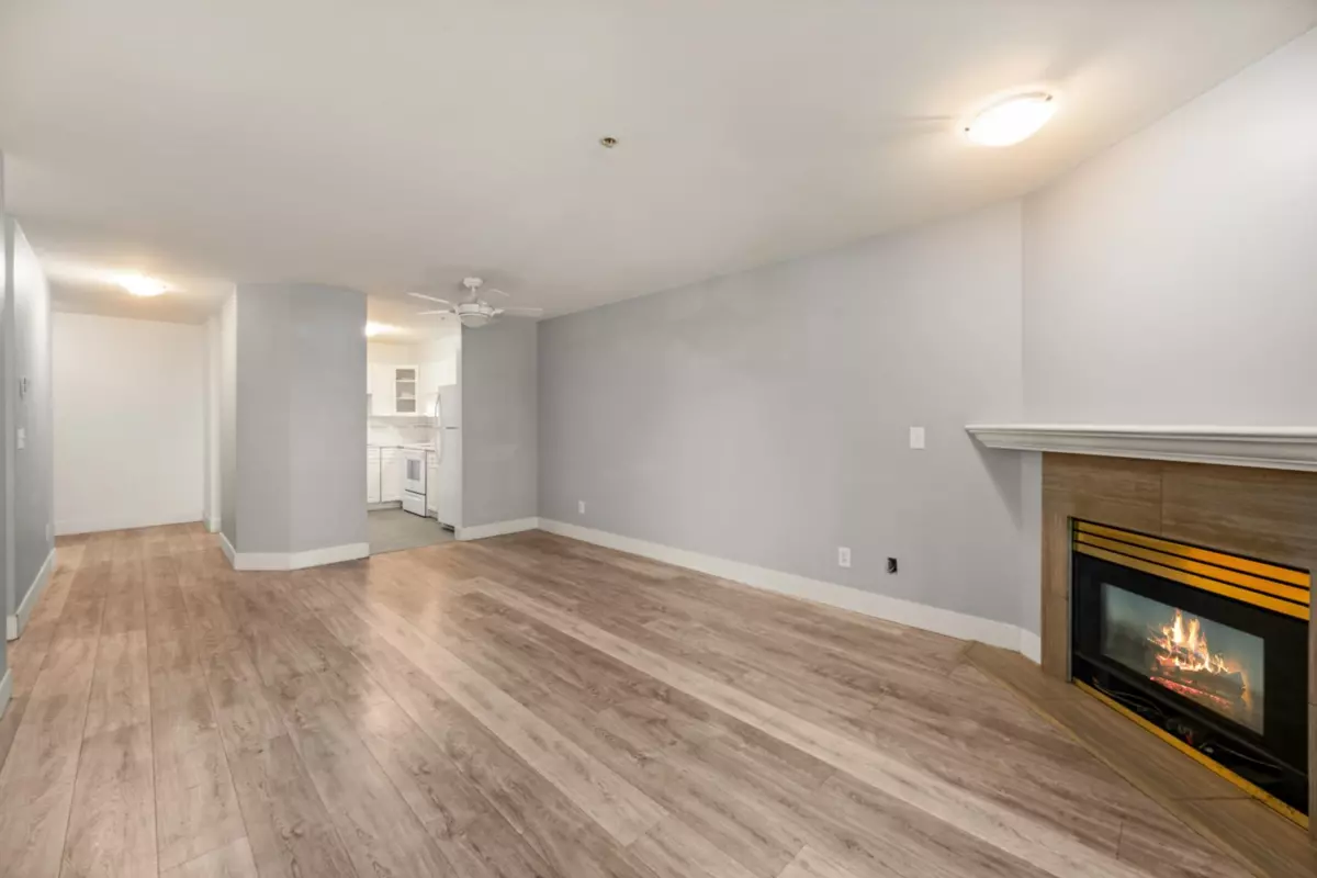 Living Room Photo of 109 4758 53 Street, Delta, BC