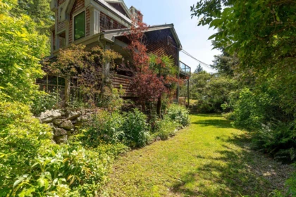 Outdoor Kitchen Photo of 342 Creek Road, Bowen Island, BC