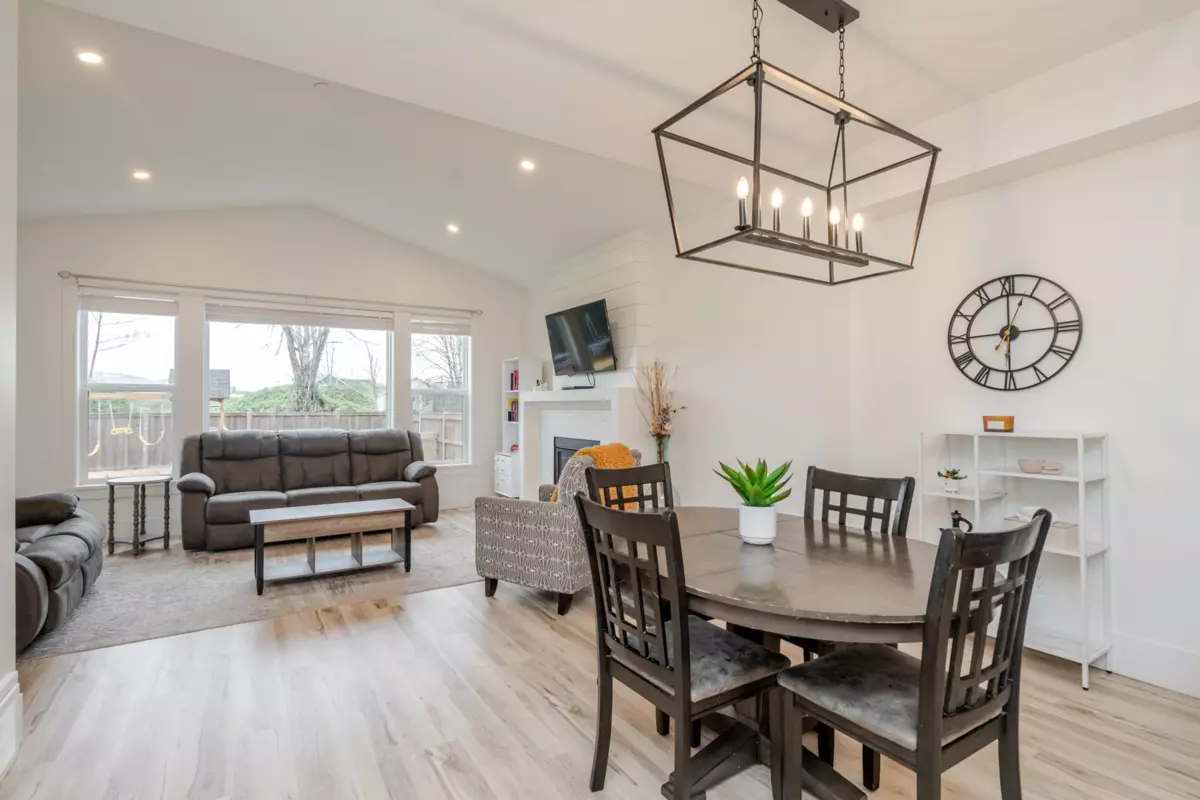 Dining Area Photo of 68 46211 Promontory Road, Chilliwack, BC