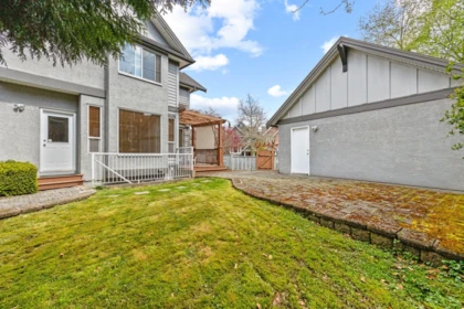 Backyard Photo of 3307 Rosemary Heights Crescent, Surrey, BC