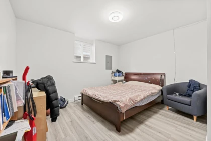 Fitness Center Photo Near 3307 Rosemary Heights Crescent, Surrey, BC