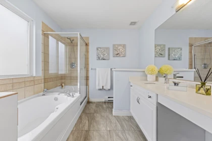 Mudroom Photo of 3307 Rosemary Heights Crescent, Surrey, BC