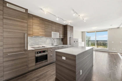 Kitchen Island Photo of 3301 13398 104 Avenue, Surrey, BC