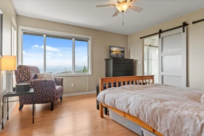 Hallway Photo of 2 3504 Bassano Terrace, Abbotsford, BC