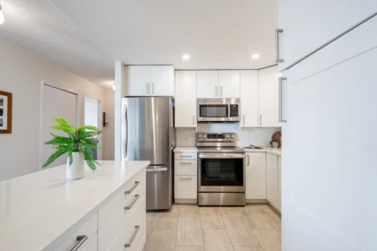 Kitchen Island Photo of 706 69 Jamieson Court, New Westminster, BC