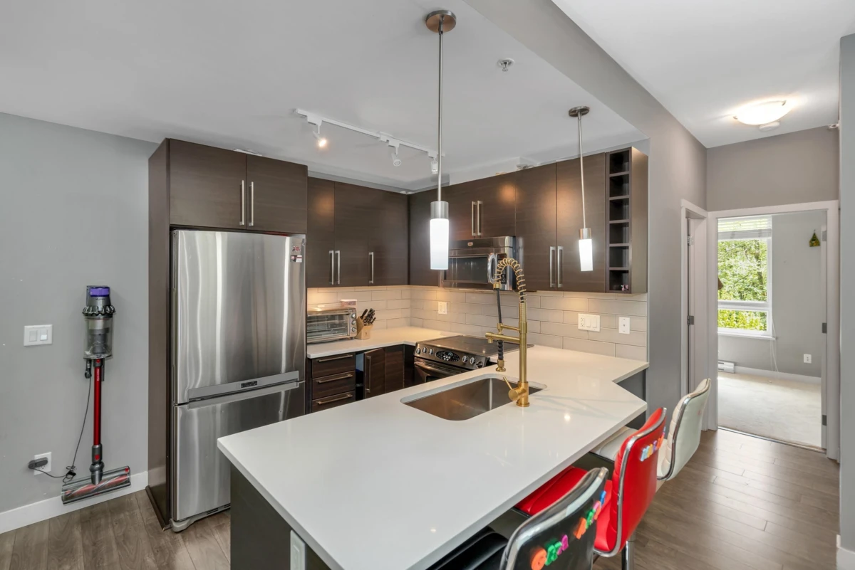 Dining Area Photo of 411 14358 60 Avenue, Surrey, BC
