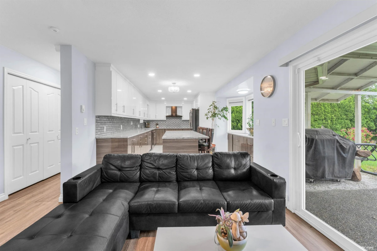Dining Area Photo of 41355 Yarrow Central Road, Yarrow, BC