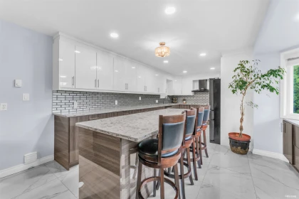 Kitchen Island Photo of 41355 Yarrow Central Road, Yarrow, BC