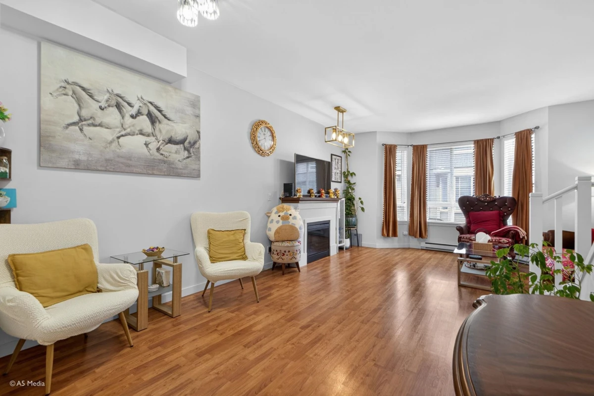 Dining Area Photo of 25 16789 60 Avenue, Surrey, BC