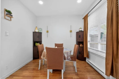 Walk-In Closet Photo of 25 16789 60 Avenue, Surrey, BC