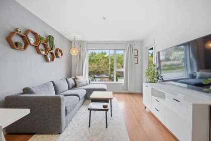 Breakfast Nook Photo of 209 221 E 3rd Street, North Vancouver, BC