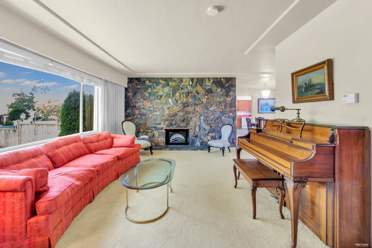 Living Room Photo of 9451 Chapmond Crescent, Richmond, BC
