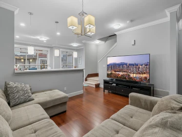 Kitchen Island Photo of 37 19560 68 Avenue, Surrey, BC