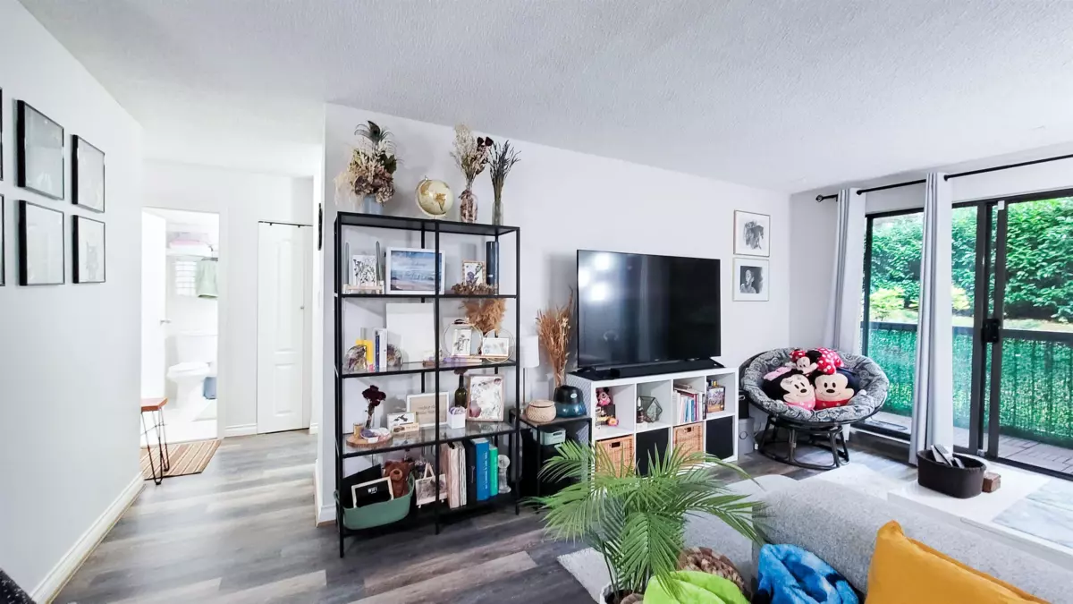 Family Room Photo of 107 620 Eighth Avenue, New Westminster, BC