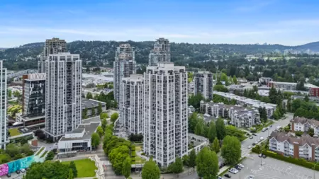 608 2982 Burlington Drive, Coquitlam, BC, Coquitlam — Apartment/Condo for sale