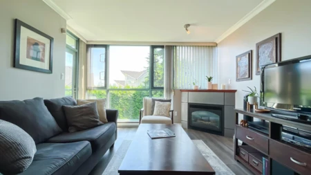 206 2733 Chandlery Place, Vancouver, BC, Vancouver — Apartment/Condo for sale