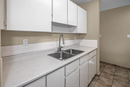 Primary Bathroom Photo of 310 1850 E Southmere Crescent, Surrey, BC