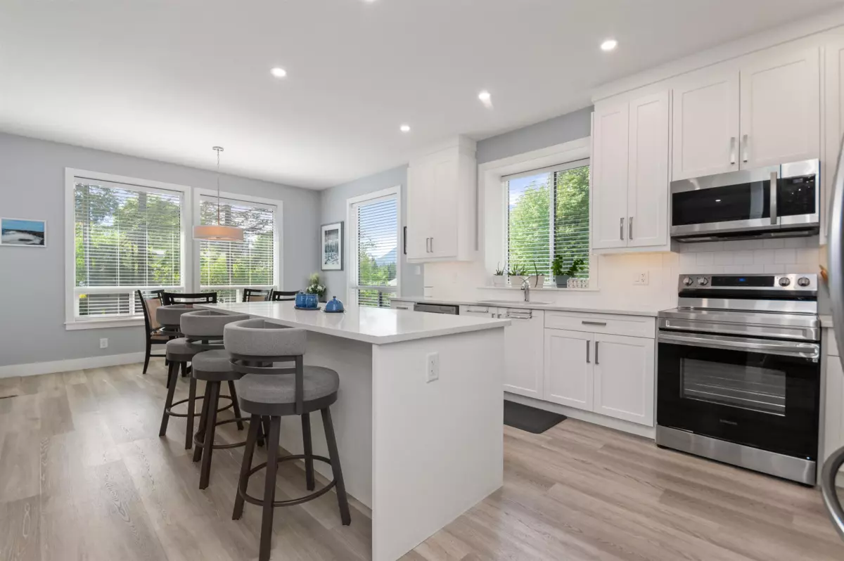 Dining Area Photo of 13 21196 Kettle Valley Road, Hope, BC