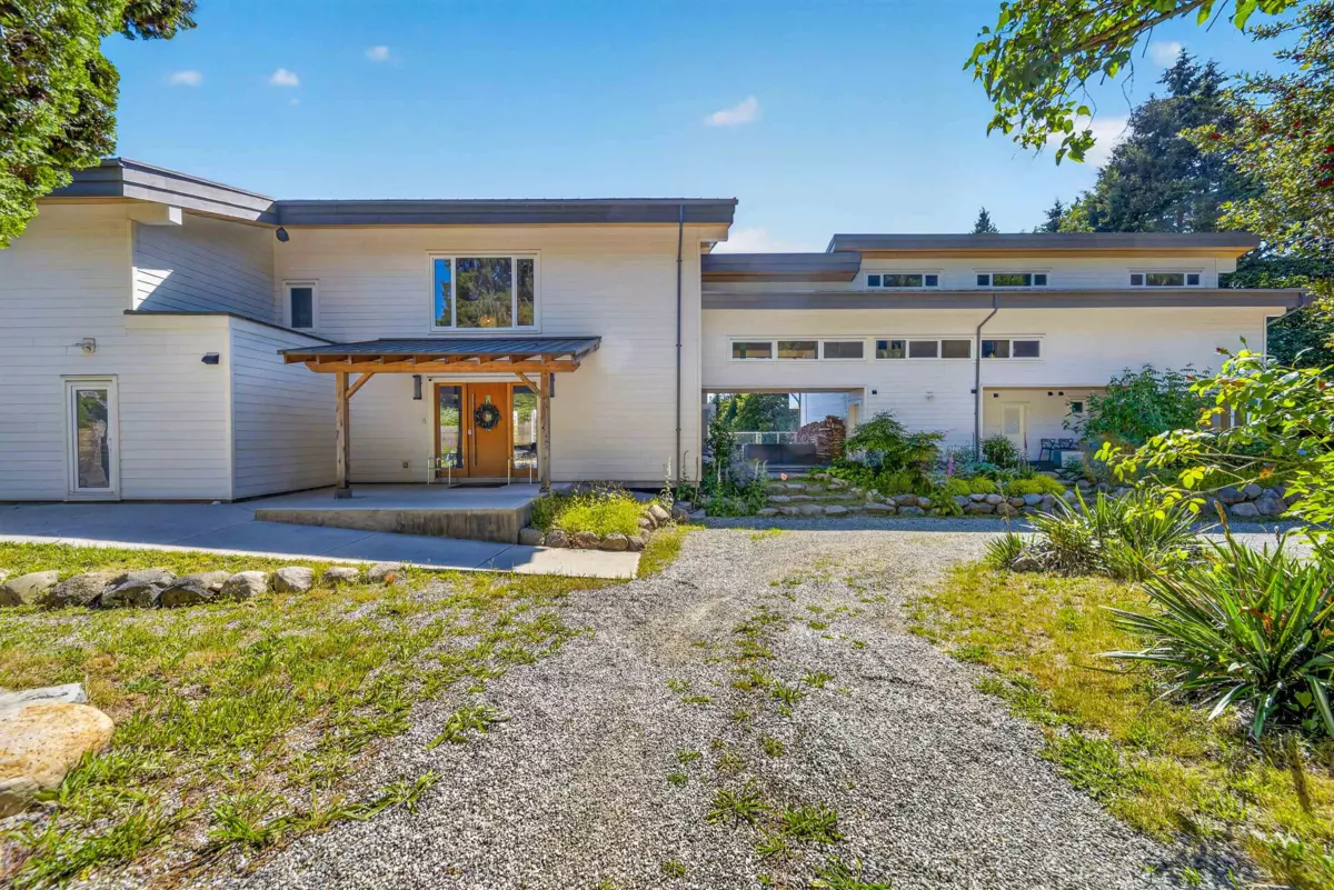 Family Room Photo of 714 Sullivan Road, Sunshine Valley, BC