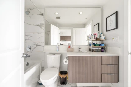 Walk-In Closet Photo of 803 2388 Madison Avenue, Burnaby, BC