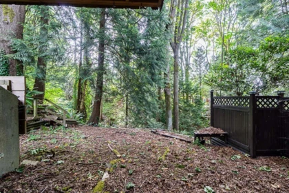 Garden / Landscaping Photo of 4 305 Decaire Street, Coquitlam, BC